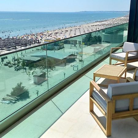 Luxury Promenada Apartment - Frontal Beachfront Mamaia Nord Năvodari Екстериор снимка