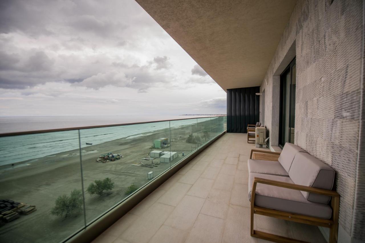 Luxury Promenada Apartment - Frontal Beachfront Mamaia Nord Năvodari Екстериор снимка