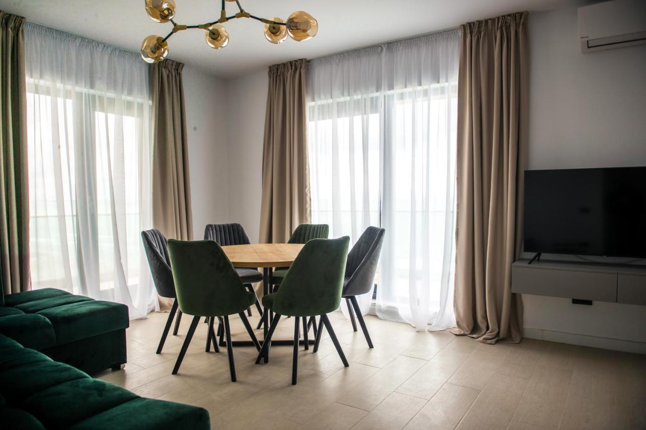 Luxury Promenada Apartment - Frontal Beachfront Mamaia Nord Năvodari Екстериор снимка