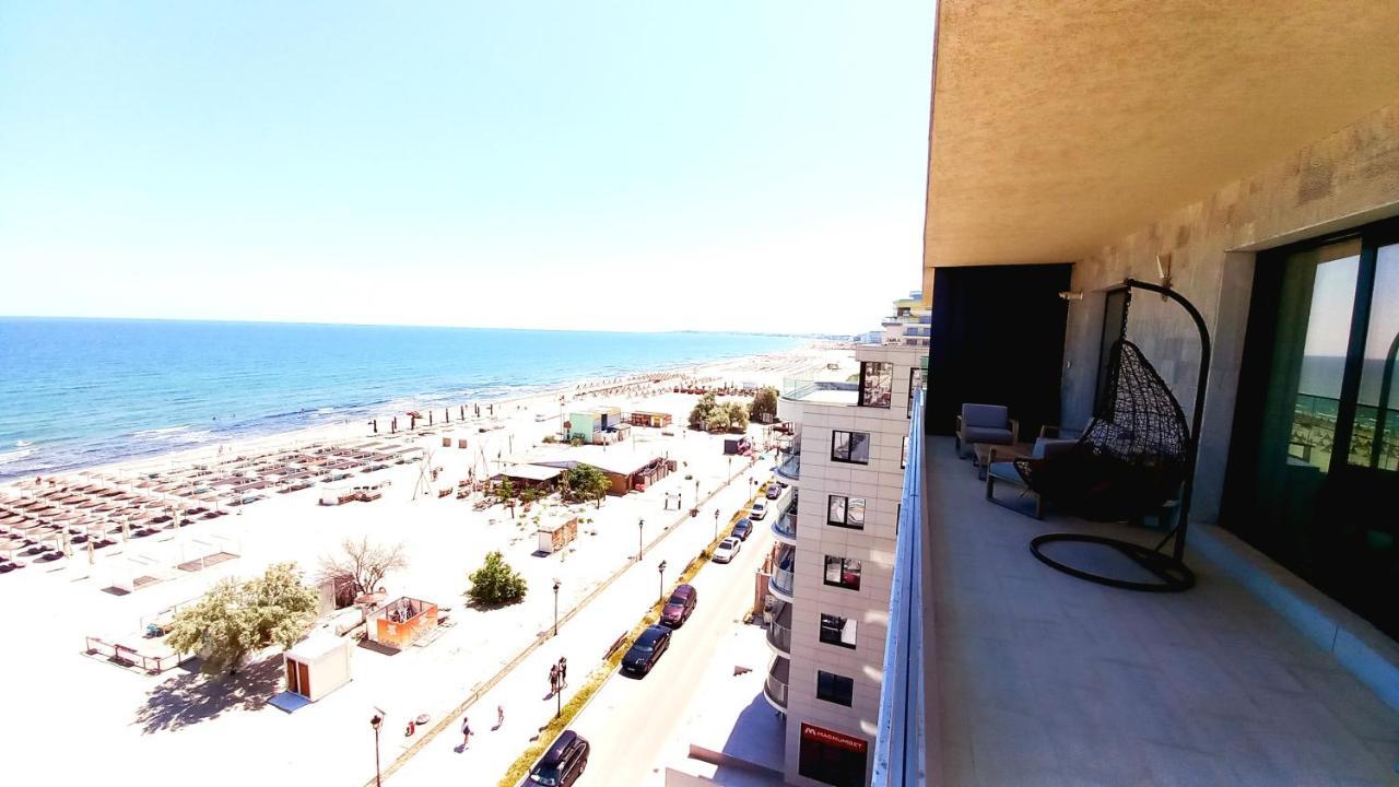 Luxury Promenada Apartment - Frontal Beachfront Mamaia Nord Năvodari Екстериор снимка