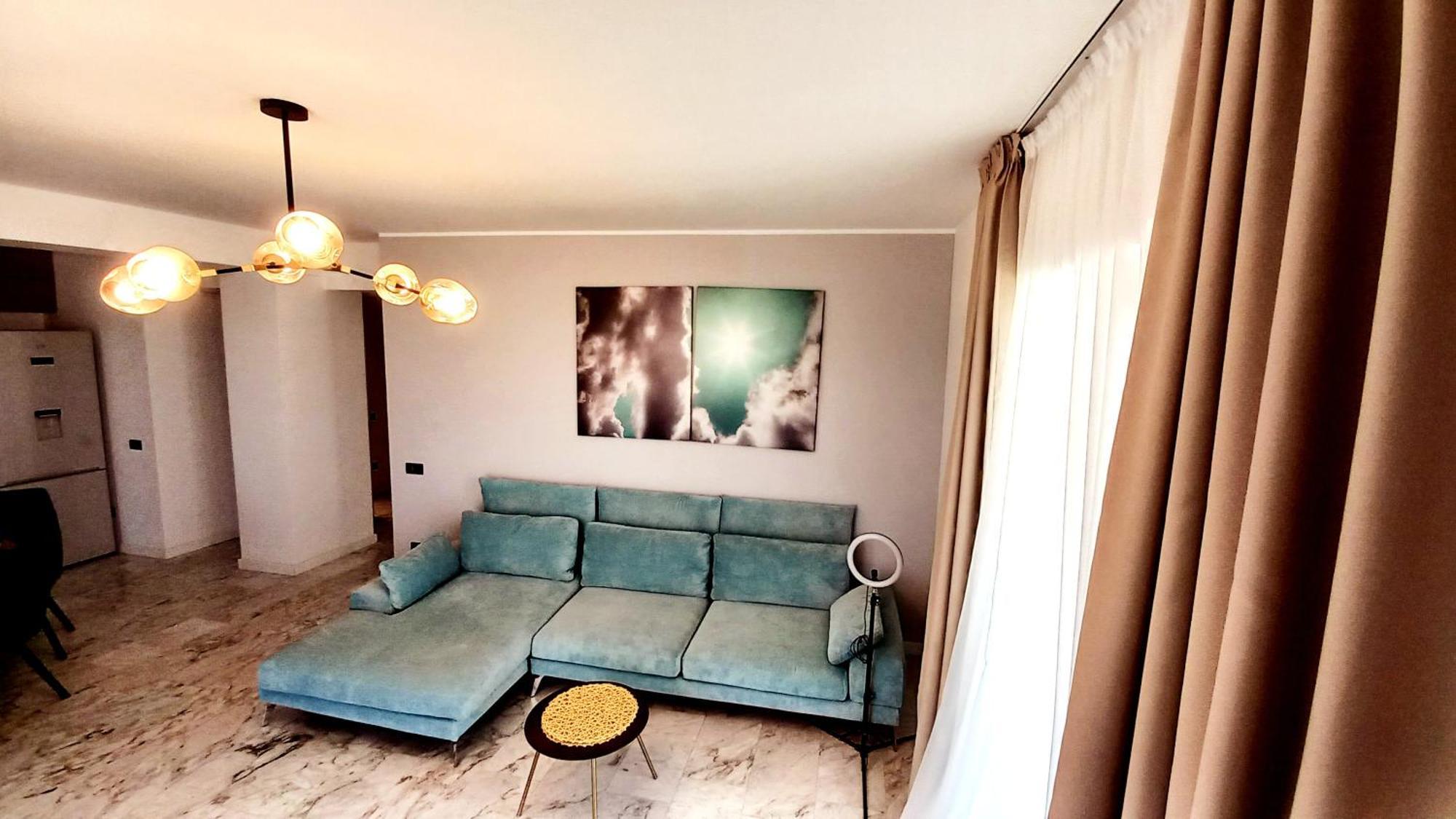 Luxury Promenada Apartment - Frontal Beachfront Mamaia Nord Năvodari Екстериор снимка