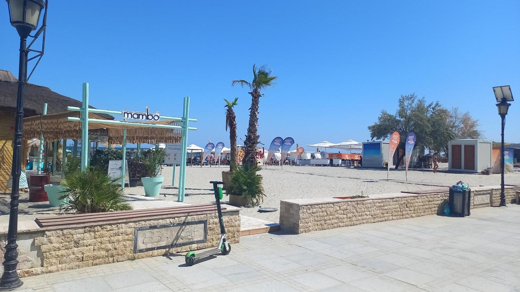 Luxury Promenada Apartment - Frontal Beachfront Mamaia Nord Năvodari Екстериор снимка