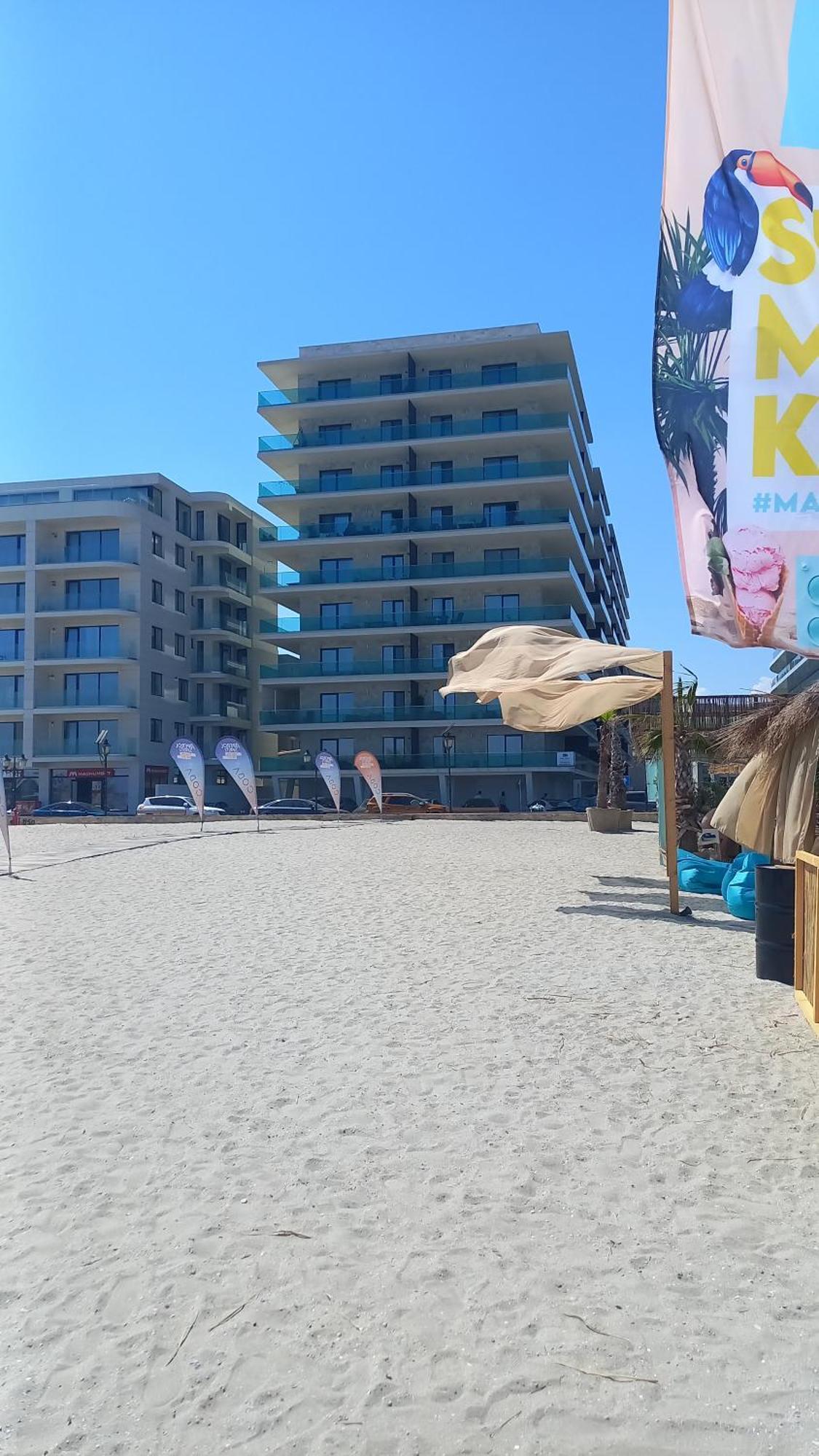Luxury Promenada Apartment - Frontal Beachfront Mamaia Nord Năvodari Екстериор снимка