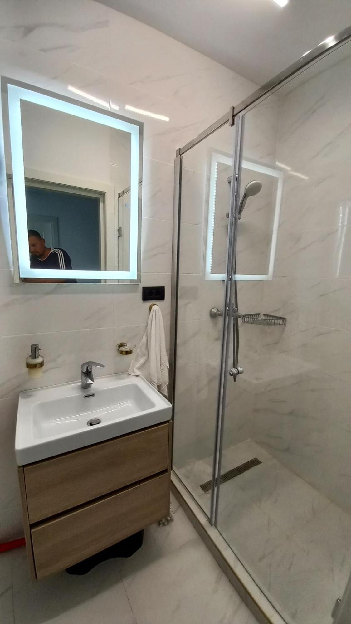 Luxury Promenada Apartment - Frontal Beachfront Mamaia Nord Năvodari Екстериор снимка