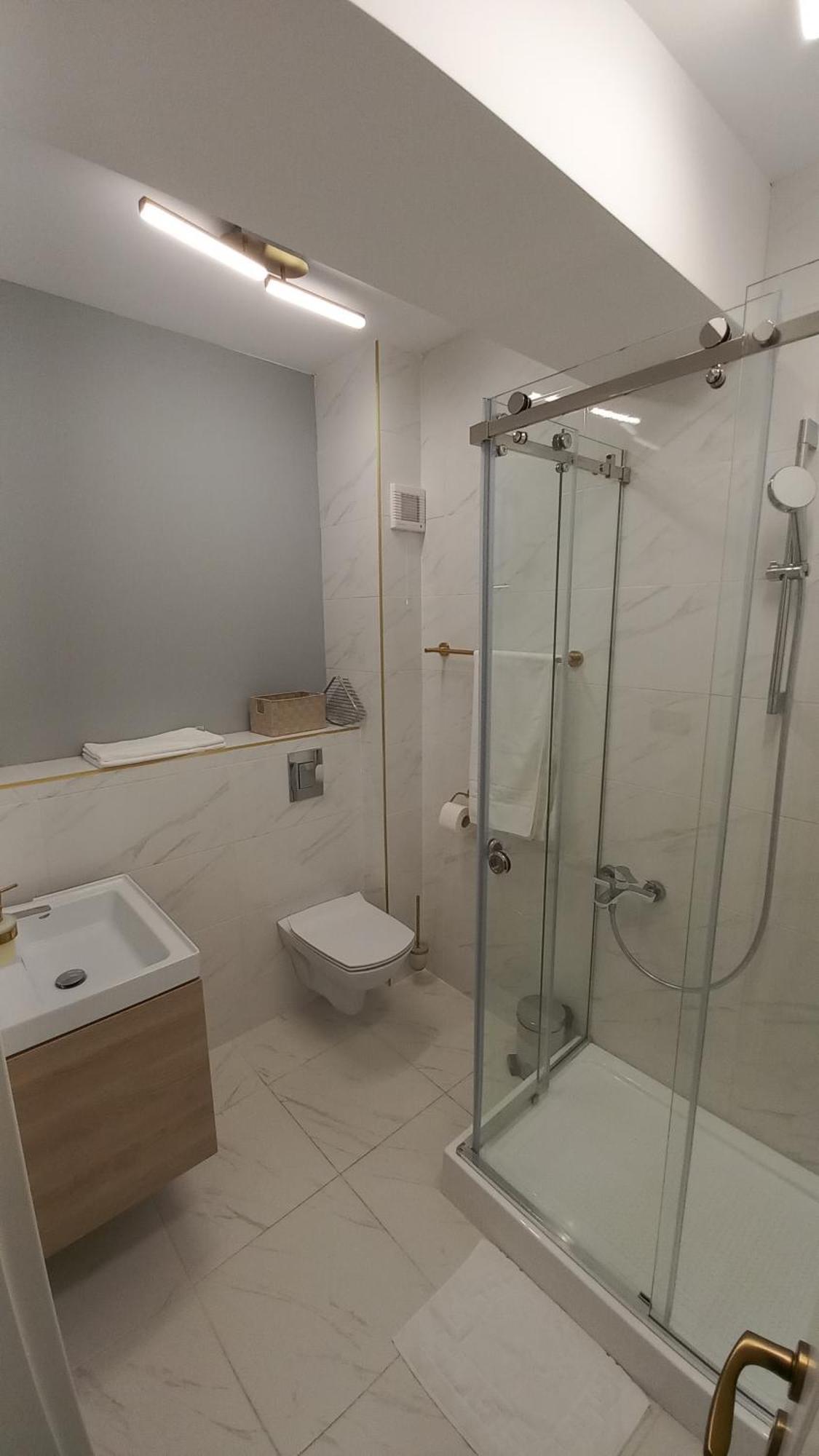 Luxury Promenada Apartment - Frontal Beachfront Mamaia Nord Năvodari Екстериор снимка
